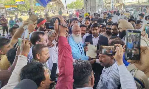 Phillaur में अंबेडकर की प्रतिमा तोड़े जाने पर शहर में विरोध प्रदर्शन Phillaur में अंबेडकर की प्रतिमा तोड़े जाने पर शहर में विरोध प्रदर्शन