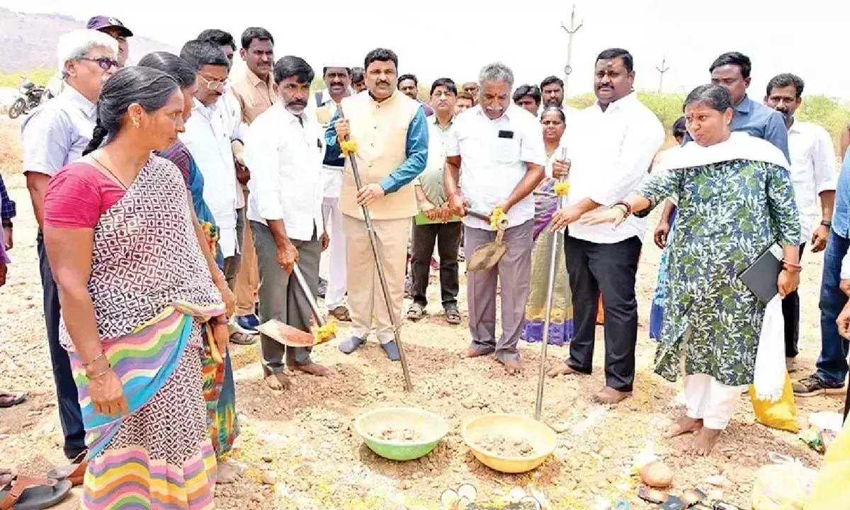 Andhra: पशुओं के लिए 300 जल कुंड बनाए जाएंगे