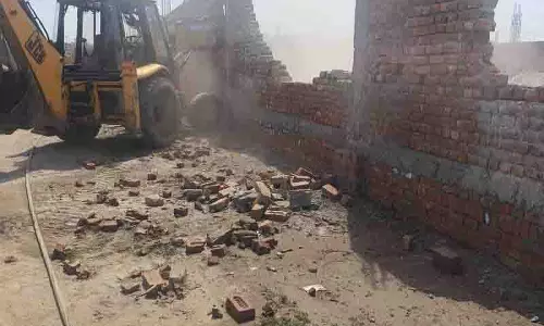MC ने कंगनवाल में अवैध कॉलोनी को ढहाया MC ने कंगनवाल में अवैध कॉलोनी को ढहाया