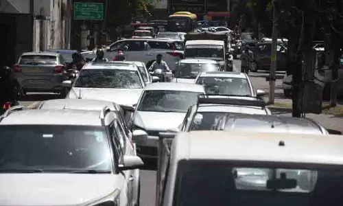 Ludhiana: नशे के खिलाफ रैली से प्रमुख सड़कों पर यात्रियों के लिए अव्यवस्था की स्थिति पैदा हो गई Ludhiana: नशे के खिलाफ रैली से प्रमुख सड़कों पर यात्रियों के लिए अव्यवस्था की स्थिति पैदा हो गई