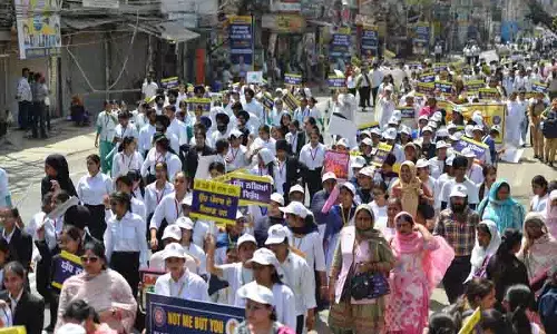 Ludhiana: 3 हजार स्कूल, कॉलेज के छात्र गर्मी का सामना कर रहे