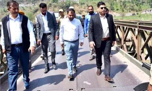 DDC पुंछ ने सड़क संपर्क व अन्य परियोजनाओं का निरीक्षण किया DDC पुंछ ने सड़क संपर्क व अन्य परियोजनाओं का निरीक्षण किया