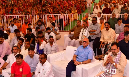 Jaipur : मुख्यमंत्री ने किया श्रीमद् भागवत कथा का श्रवण, नवरात्र में इस अवसर को शुभ बताया