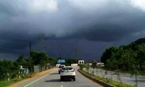 Hyderabad में अचानक बारिश, मौसम का आनंद लेने के लिए 7 छोटी सड़क यात्राएं Hyderabad में अचानक बारिश, मौसम का आनंद लेने के लिए 7 छोटी सड़क यात्राएं