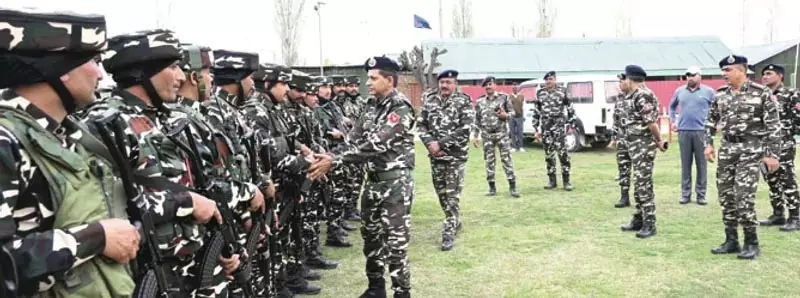 SSB महानिदेशक ने कश्मीर में परिचालन तैयारियों की समीक्षा की SSB महानिदेशक ने कश्मीर में परिचालन तैयारियों की समीक्षा की