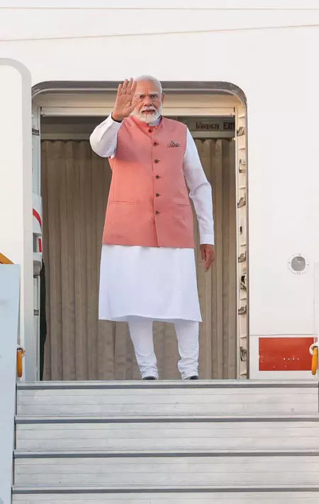 पीएम मोदी शुक्रवार को करेंगे श्रीलंका यात्रा, द्विपक्षीय संबंध होंगे मजबूत पीएम मोदी शुक्रवार को करेंगे श्रीलंका यात्रा, द्विपक्षीय संबंध होंगे मजबूत