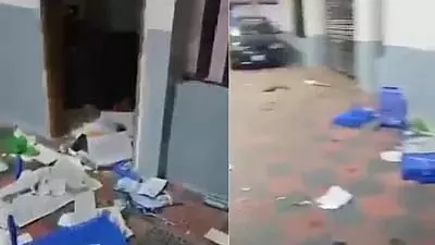 Bangladesh : अवामी लीग नेताओं के घरों में तोड़फोड़, राजनीतिक तनाव बढ़ा Bangladesh : अवामी लीग नेताओं के घरों में तोड़फोड़, राजनीतिक तनाव बढ़ा