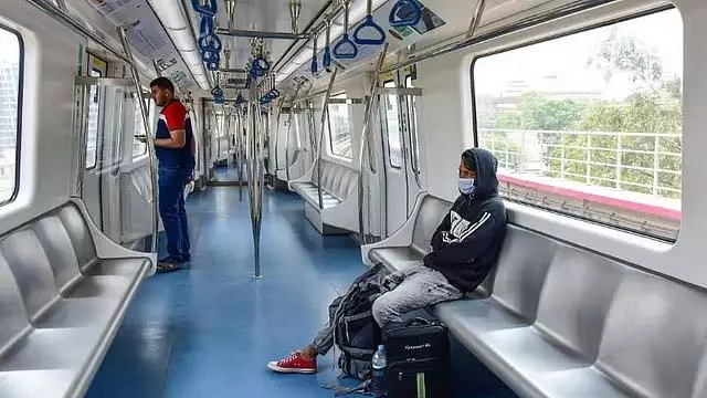 हमारी मेट्रो में नियमों का उल्लंघन करने वालों को BMRCL का झटका: 6 महीने में 27,000 मामले दर्ज हमारी मेट्रो में नियमों का उल्लंघन करने वालों को BMRCL का झटका: 6 महीने में 27,000 मामले दर्ज
