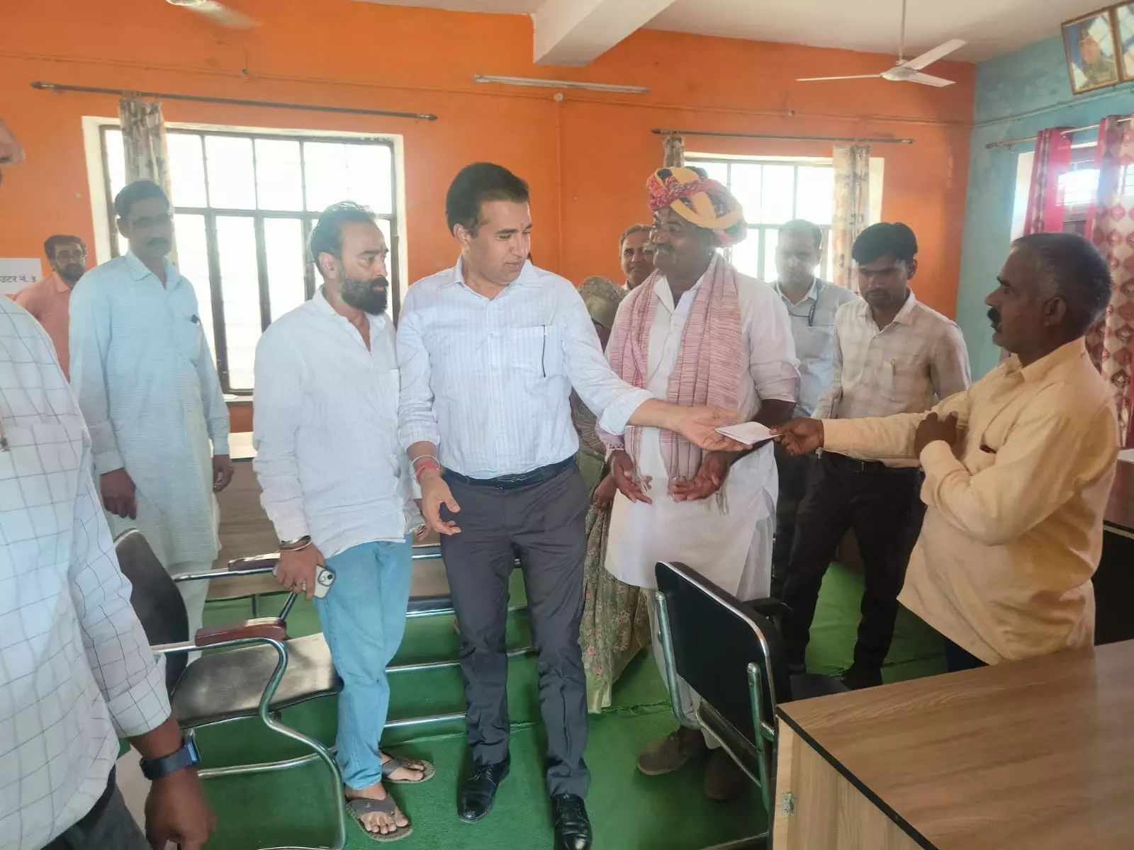 Jaipur: जिला कलेक्टर ने मानपुरा माचेड़ी में अधिकारियों को दिये निर्देश Jaipur: जिला कलेक्टर ने मानपुरा माचेड़ी में अधिकारियों को दिये निर्देश