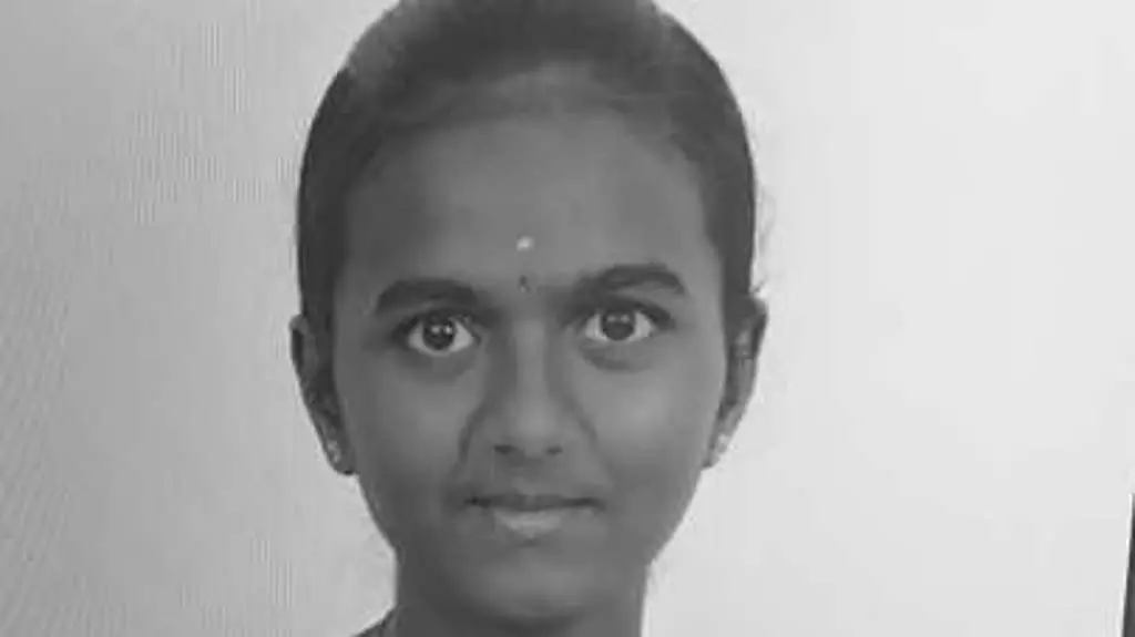 NEET परीक्षा के डर से छात्रा ने जहर खाकर की आत्महत्या NEET परीक्षा के डर से छात्रा ने जहर खाकर की आत्महत्या