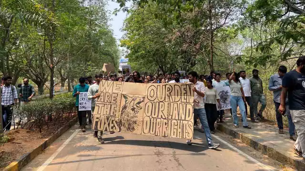 गाचीबोवली पुलिस ने UOH विरोध प्रदर्शन के लिए 109 लोगों को हिरासत में लिया गाचीबोवली पुलिस ने UOH विरोध प्रदर्शन के लिए 109 लोगों को हिरासत में लिया