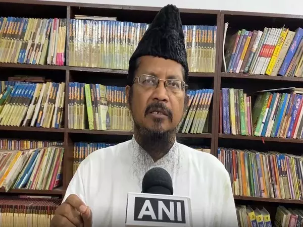 वक्फ विधेयक का उद्देश्य अधिकार देना है, छीनना नहीं: अखिल भारतीय मुस्लिम जमात Chief वक्फ विधेयक का उद्देश्य अधिकार देना है, छीनना नहीं: अखिल भारतीय मुस्लिम जमात Chief