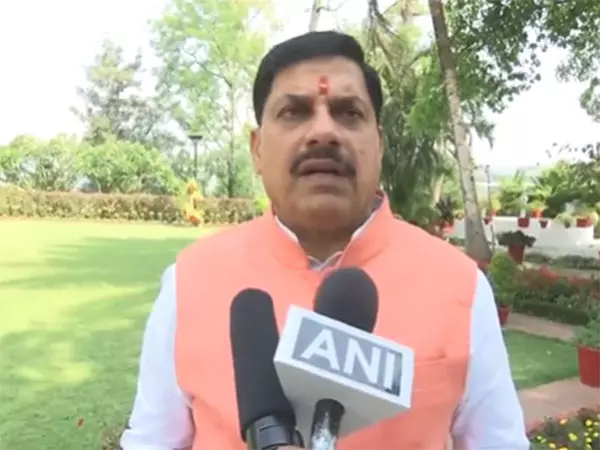 CM Yadav ने वक्फ संशोधन विधेयक 2025 के सफल पारित होने पर प्रधानमंत्री मोदी और सांसदों को बधाई दी CM Yadav ने वक्फ संशोधन विधेयक 2025 के सफल पारित होने पर प्रधानमंत्री मोदी और सांसदों को बधाई दी