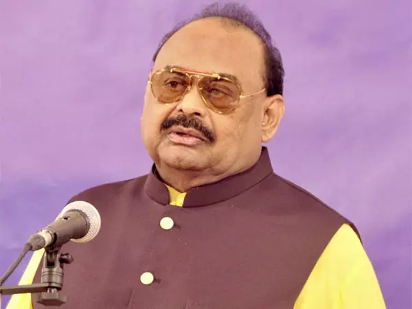 MQM नेता अल्ताफ हुसैन ने बलूचिस्तान में बल प्रयोग के बजाय संवाद का आग्रह किया MQM नेता अल्ताफ हुसैन ने बलूचिस्तान में बल प्रयोग के बजाय संवाद का आग्रह किया