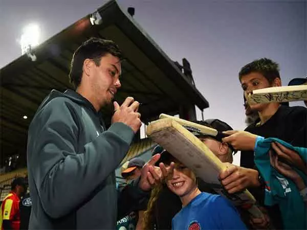 New Zealand के मार्क चैपमैन पाकिस्तान के खिलाफ तीसरे वनडे से बाहर, सीफर्ट टीम में बने रहेंगे New Zealand के मार्क चैपमैन पाकिस्तान के खिलाफ तीसरे वनडे से बाहर, सीफर्ट टीम में बने रहेंगे