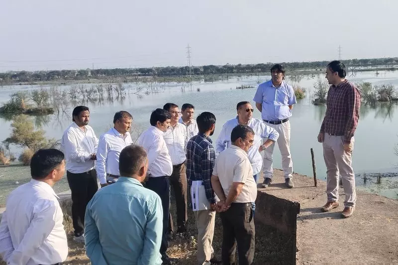Haryana : रेवाडी कमिश्नर ने मसानी बैराज का किया निरीक्षण Haryana : रेवाडी कमिश्नर ने मसानी बैराज का किया निरीक्षण