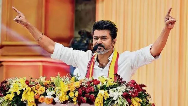 टीवीके ने आज तमिलनाडु भर में वक्फ बिल के खिलाफ विरोध प्रदर्शन किया टीवीके ने आज तमिलनाडु भर में वक्फ बिल के खिलाफ विरोध प्रदर्शन किया