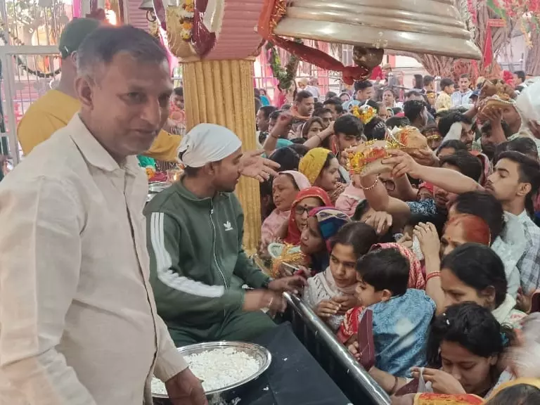Modinagar: महामाया देवी मेले में उमड़ी भीड़, भक्तों की आस्था का सैलाब Modinagar: महामाया देवी मेले में उमड़ी भीड़, भक्तों की आस्था का सैलाब