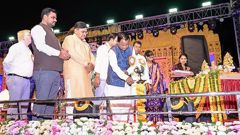 CM Mohan Majhi: राज्य के विकास के लिए कोई वित्तीय बाधा नहीं CM Mohan Majhi: राज्य के विकास के लिए कोई वित्तीय बाधा नहीं
