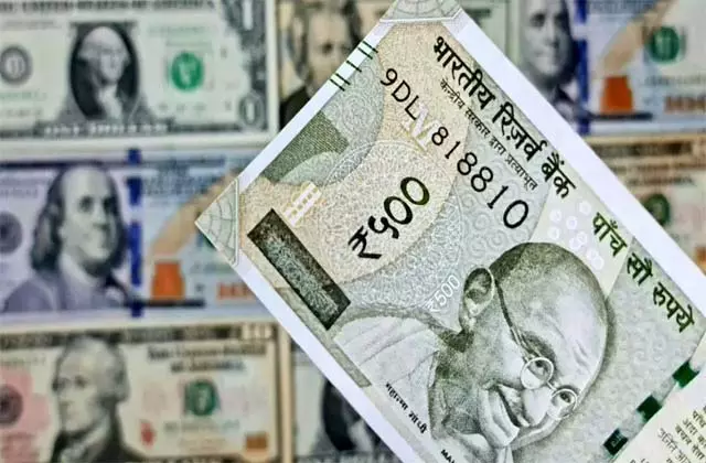 Business : रुपए का जोरदार उछाल Business : रुपए का जोरदार उछाल