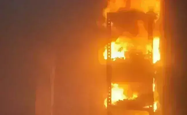 Roorkee: आबादी के पास कूड़े के ढेर में आग लगने से मचा हड़कंप, दमकल ने पाया काबू Roorkee: आबादी के पास कूड़े के ढेर में आग लगने से मचा हड़कंप, दमकल ने पाया काबू