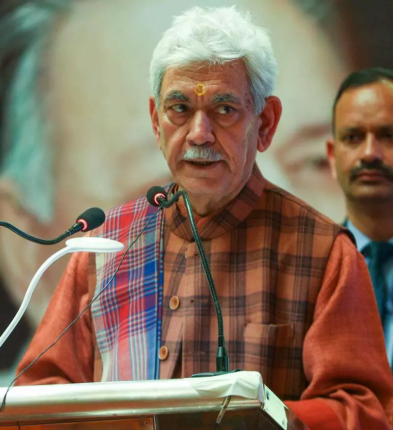 NEP का फोकस कक्षा में बातचीत और नवाचार पर: L-G NEP का फोकस कक्षा में बातचीत और नवाचार पर: L-G