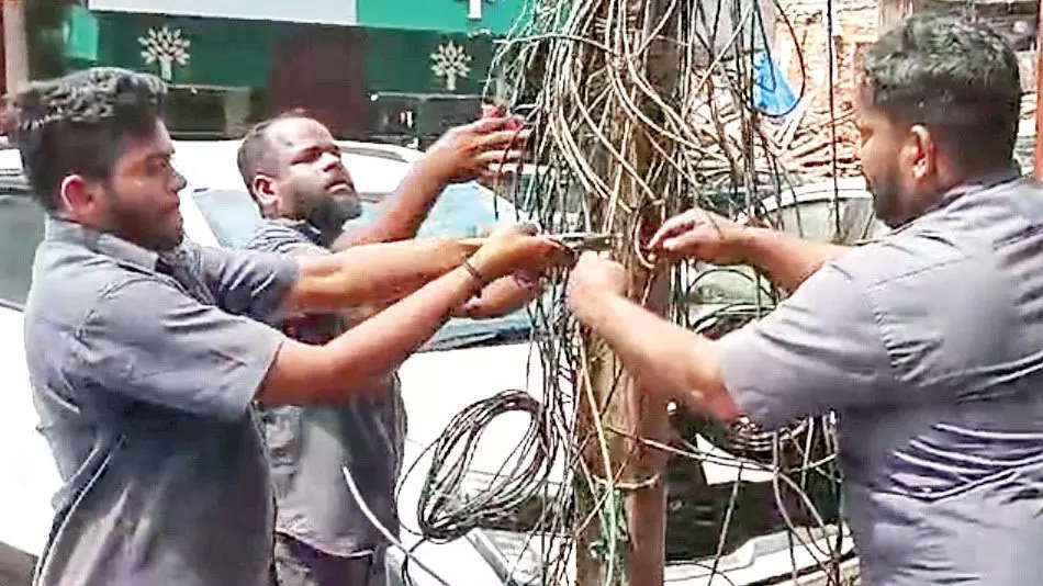 Goa सरकार ने इंटरनेट-टीवी सेवा बाधित होने के बीच केबल काटने पर रोक लगाने का आदेश दिया Goa सरकार ने इंटरनेट-टीवी सेवा बाधित होने के बीच केबल काटने पर रोक लगाने का आदेश दिया