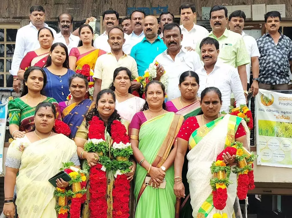 Karnataka: रम्या मनचनायकनहल्ली ग्राम पंचायत की उपाध्यक्ष चुनी गईं Karnataka: रम्या मनचनायकनहल्ली ग्राम पंचायत की उपाध्यक्ष चुनी गईं