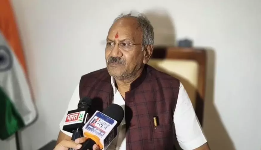 वक्फ बिल के नाम पर मुस्लिमों को डरा रही है कांग्रेस : बृजमोहन अग्रवाल वक्फ बिल के नाम पर मुस्लिमों को डरा रही है कांग्रेस : बृजमोहन अग्रवाल