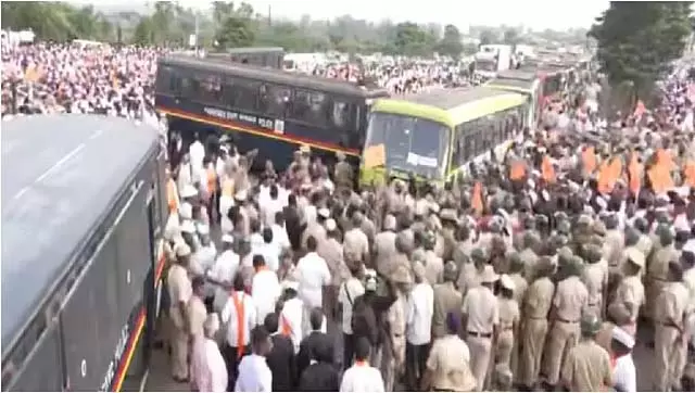 पंचमसाली कार्यकर्ताओं पर लाठीचार्ज: हाईकोर्ट ने न्यायिक जांच के आदेश दिए पंचमसाली कार्यकर्ताओं पर लाठीचार्ज: हाईकोर्ट ने न्यायिक जांच के आदेश दिए