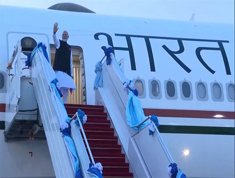 BIG BREAKING: बैंकॉक से श्रीलंका रवाना हुए PM मोदी BIG BREAKING: बैंकॉक से श्रीलंका रवाना हुए PM मोदी