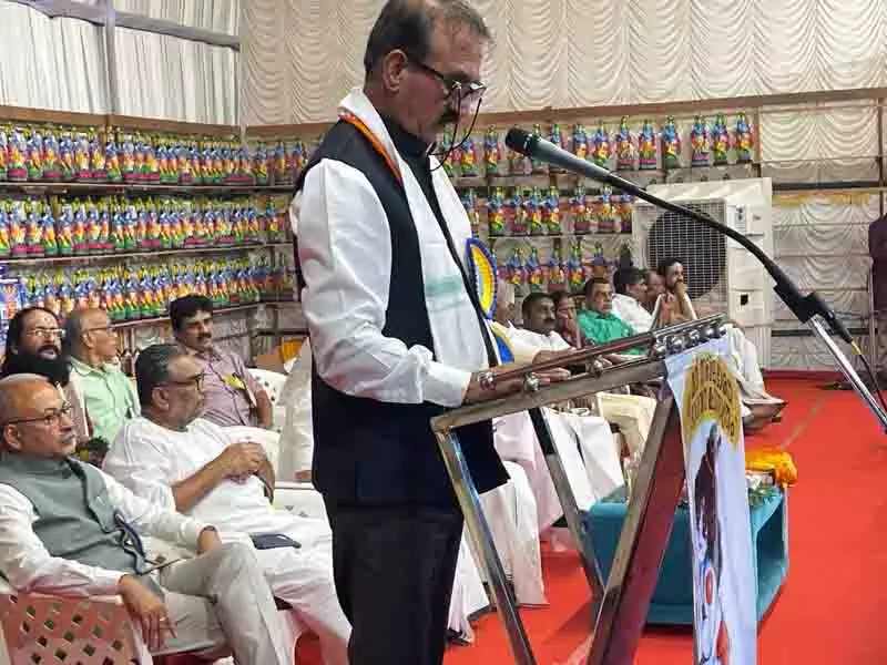 भागवत पुराण हमें धर्म और सेवा के मूल्य सिखाता: CM भागवत पुराण हमें धर्म और सेवा के मूल्य सिखाता: CM