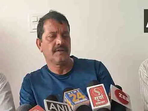 जगुआर विमान दुर्घटना में रेवाड़ी के वायुसेना पायलट Siddharth Yadav शहीद, परिवार में शोक और गर्व का माहौल जगुआर विमान दुर्घटना में रेवाड़ी के वायुसेना पायलट Siddharth Yadav शहीद, परिवार में शोक और गर्व का माहौल