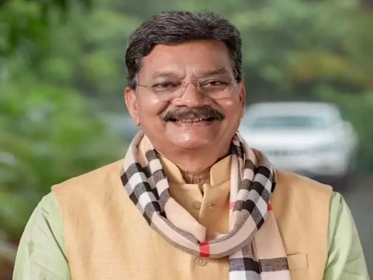 डॉ. चरणदास ने केंद्रीय मंत्री नितिन गडकरी को CBI जांच के लिये लिखा पत्र डॉ. चरणदास ने केंद्रीय मंत्री नितिन गडकरी को CBI जांच के लिये लिखा पत्र
