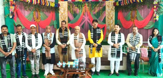 Kaul-Sham ने नगरोटा में मंडल कार्यकर्ताओं की बैठक को संबोधित किया Kaul-Sham ने नगरोटा में मंडल कार्यकर्ताओं की बैठक को संबोधित किया