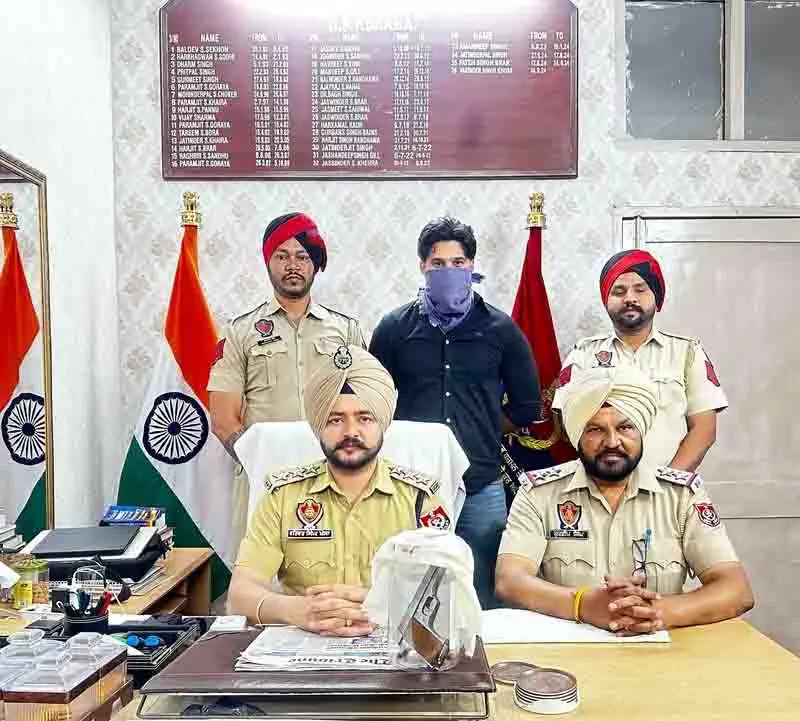 Ludhiana: जिम ट्रेनर हथियार के साथ गिरफ्तार Ludhiana: जिम ट्रेनर हथियार के साथ गिरफ्तार