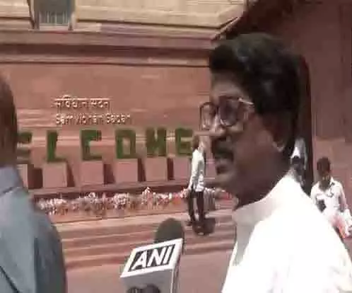 सत्यानास किया...: अमेरिका द्वारा पारस्परिक शुल्क लगाने पर UBT के अरविंद सावंत सत्यानास किया...: अमेरिका द्वारा पारस्परिक शुल्क लगाने पर UBT के अरविंद सावंत