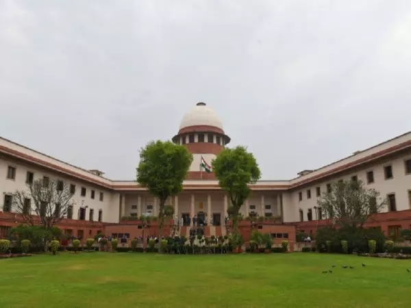 कांग्रेस MP मोहम्मद जावेद ने वक्फ संशोधन विधेयक के खिलाफ सुप्रीम कोर्ट का दरवाजा खटखटाया कांग्रेस MP मोहम्मद जावेद ने वक्फ संशोधन विधेयक के खिलाफ सुप्रीम कोर्ट का दरवाजा खटखटाया
