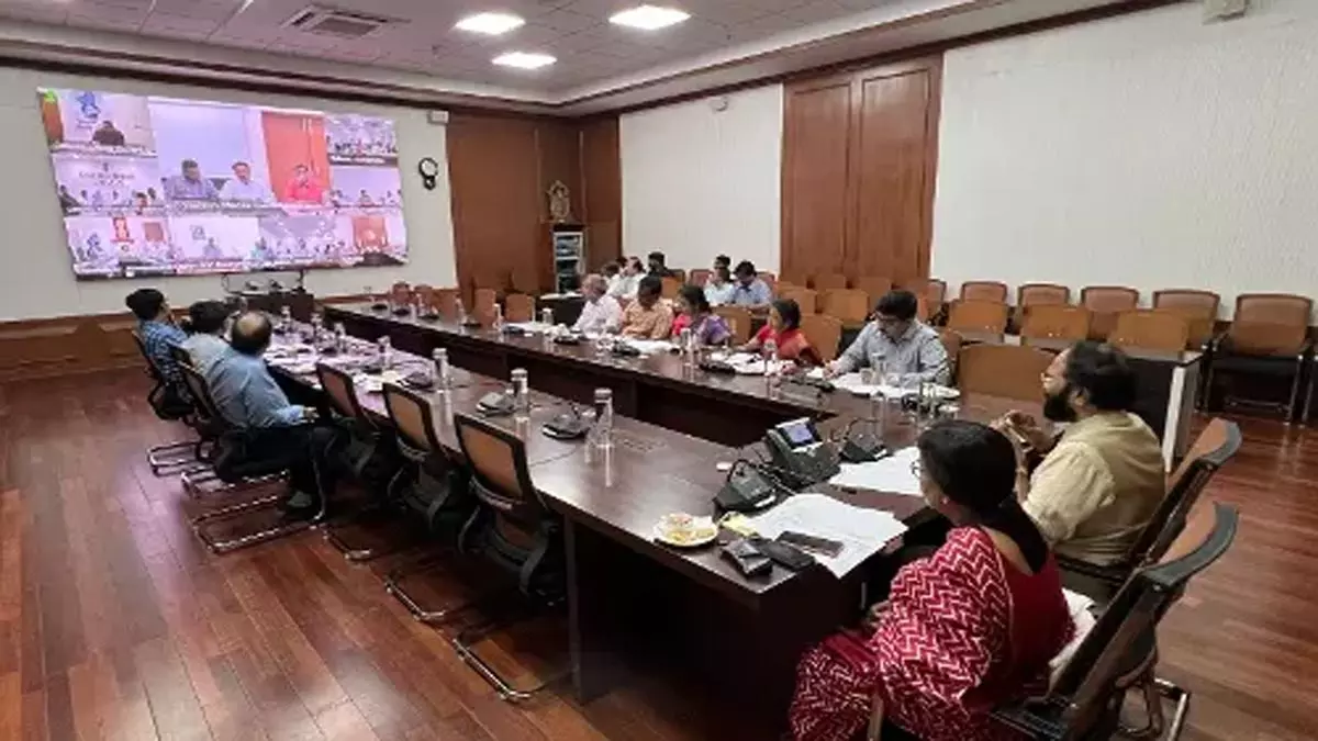 पूर्व मंत्री ने उत्तम और कोमाटिरेड्डी पर व्यापारियों से कमीशन लेने का आरोप लगाया पूर्व मंत्री ने उत्तम और कोमाटिरेड्डी पर व्यापारियों से कमीशन लेने का आरोप लगाया