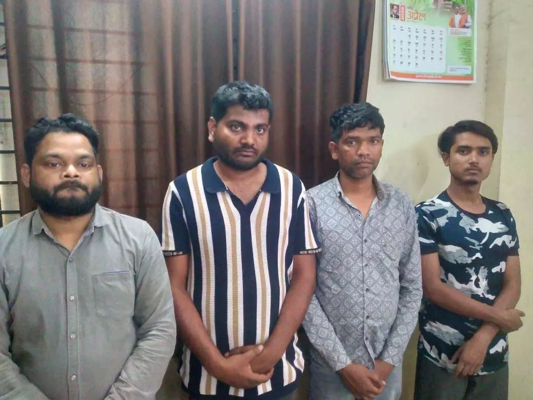पुलिस ने 50 करोड़ रुपये की लोन धोखाधड़ी का किया पर्दाफाश, आरवी ग्रुप के 6 आरोपी गिरफ्तार पुलिस ने 50 करोड़ रुपये की लोन धोखाधड़ी का किया पर्दाफाश, आरवी ग्रुप के 6 आरोपी गिरफ्तार