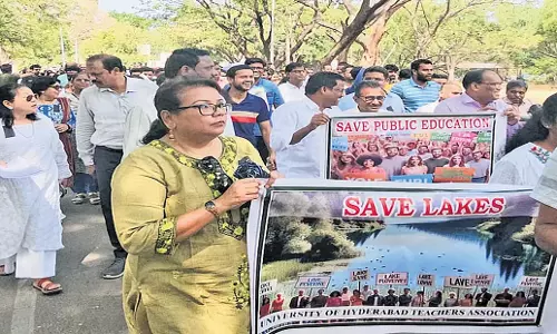 हैदराबाद विश्वविद्यालय में विरोध प्रदर्शन तेज़ हैदराबाद विश्वविद्यालय में विरोध प्रदर्शन तेज़