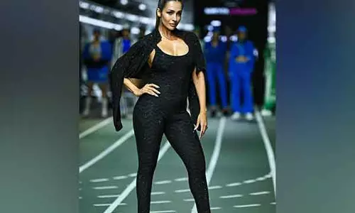 Malaika Arora ने अपने हाथ पर नया टैटू बनवाया Malaika Arora ने अपने हाथ पर नया टैटू बनवाया