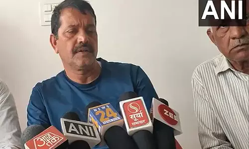भारतीय वायुसेना के पायलट Siddharth Yadav के पिता ने जगुआर विमान दुर्घटना के बाद अपने बेटे को याद किया