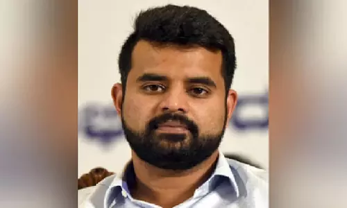 Karnataka: विशेष अदालत ने प्रज्वल की आरोपमुक्त करने की याचिका खारिज की Karnataka: विशेष अदालत ने प्रज्वल की आरोपमुक्त करने की याचिका खारिज की