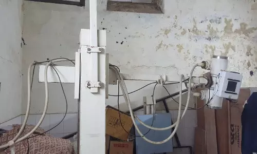 Ballia: अस्पताल में एक्स-रे मशीन खराब, मरीजों की बढ़ी परेशानियां Ballia: अस्पताल में एक्स-रे मशीन खराब, मरीजों की बढ़ी परेशानियां