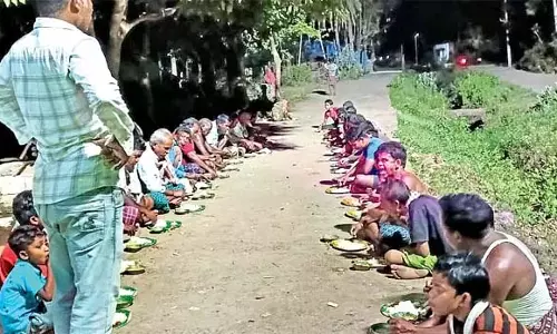 Odisha: शिशु हाथी के जन्म के 21वें एक शुभ कार्यक्रम आयोजित किया Odisha: शिशु हाथी के जन्म के 21वें एक शुभ कार्यक्रम आयोजित किया