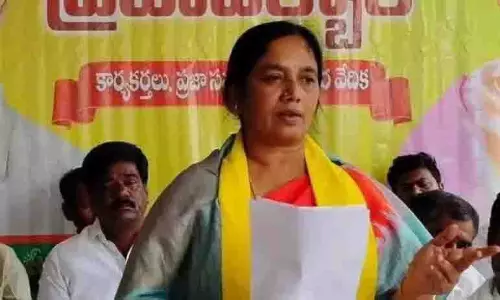 AP: परिताला सुनीता ने जगन से गुटबाजी को बढ़ावा न देने को कहा