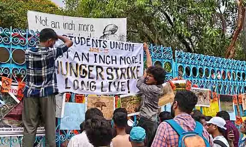 Telangana: कांचा गाचीबोवली में पेड़ की कटाई को लेकर संसद में हंगामा