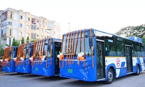 पर्यावरण को बढ़ावा, मंत्रालय ने 40 इलेक्ट्रिक बसों को हरी झंडी दिखाई पर्यावरण को बढ़ावा, मंत्रालय ने 40 इलेक्ट्रिक बसों को हरी झंडी दिखाई