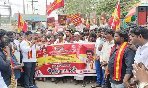 Tamil Nadu विक्ट्री पार्टी के सदस्यों ने विक्रवंडी में विरोध प्रदर्शन किया
